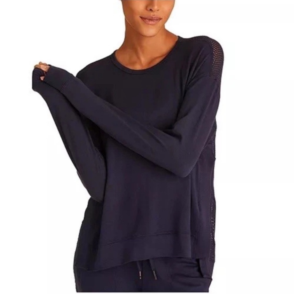 Alala Heron jogger and shirt set. Mesh back. Navy M. NWT.